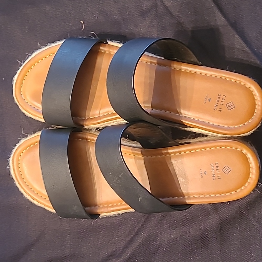 EUC size 9 Slip on Sandles